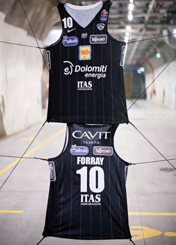 10 Forray Aquila Basket Trento 22-23 Home Maillot